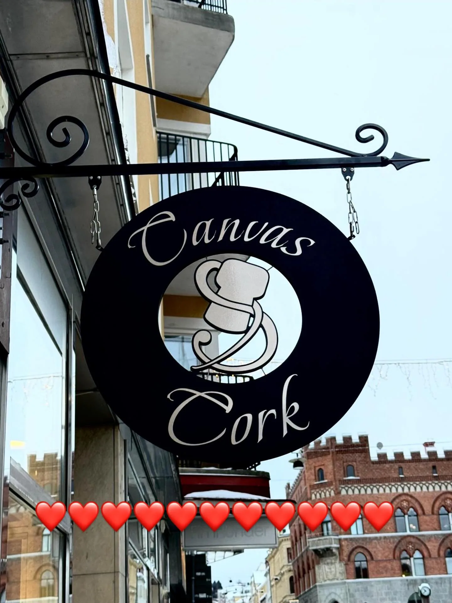 Ikväll är det Mac & Cam som rockar baren. Kom in och bubbla med oss på Alla ❤️-ans dag!

PS Vi har maltiga nyheter i baren 😉

💋